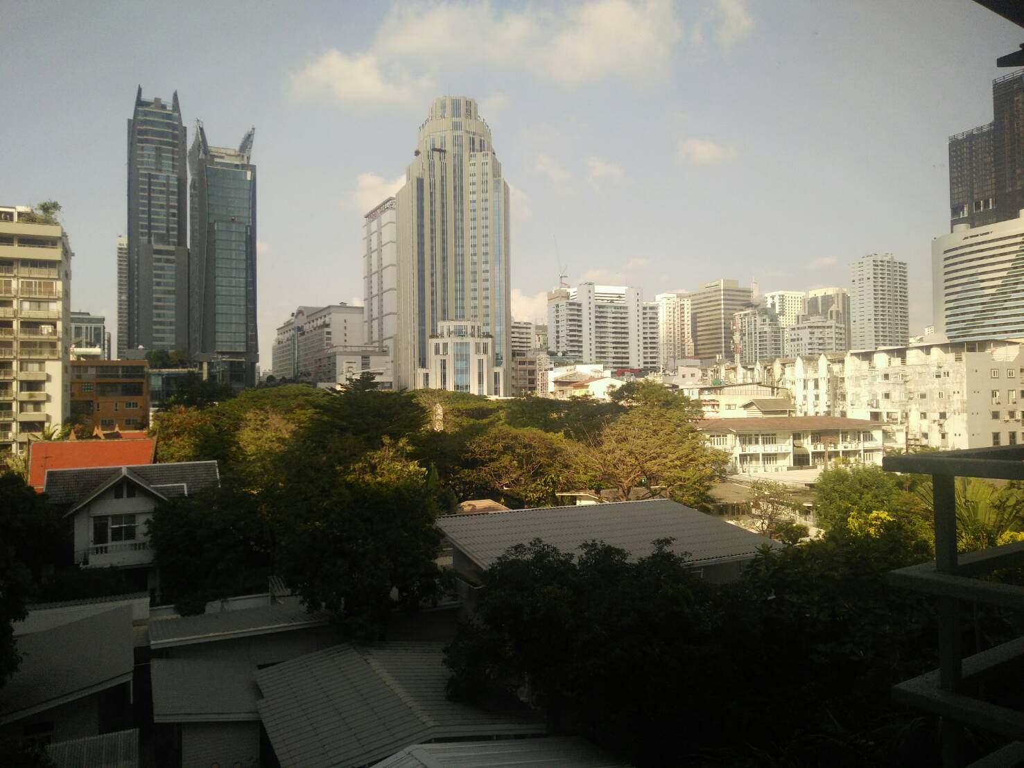 คอร์เนอร์ คอนโด สุขุมวิท 10 ขาย