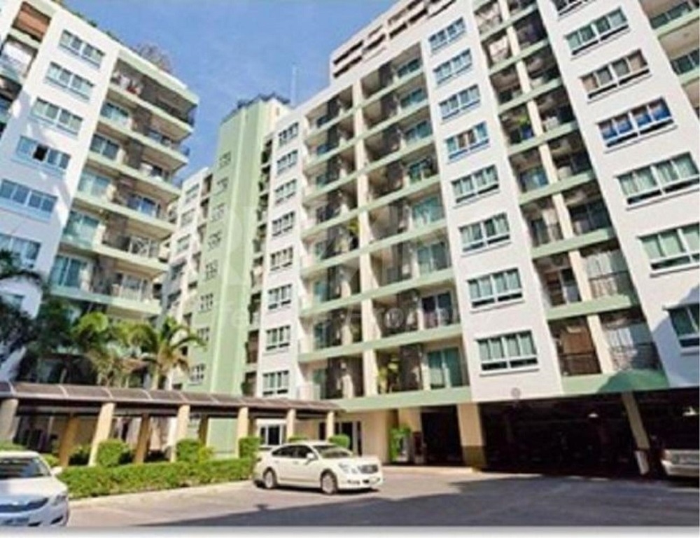 Condo Near EmQuartier - Under-Market Price